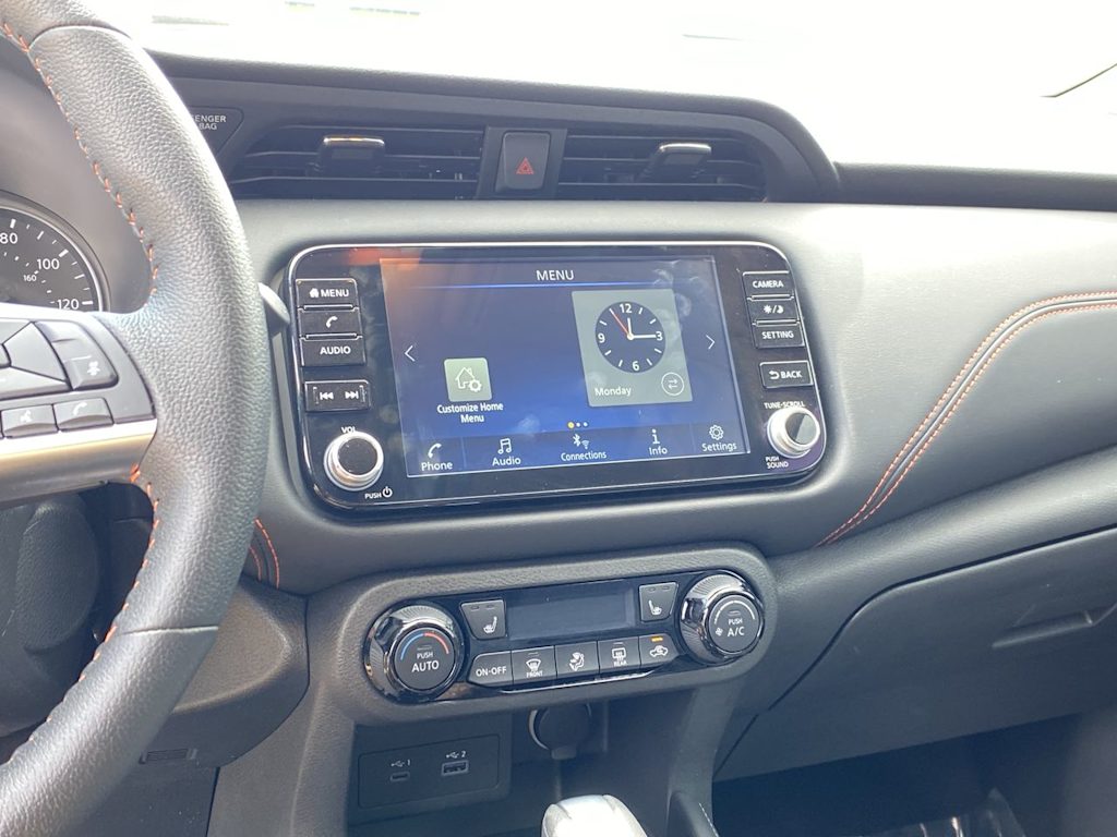 2024 Nissan Kicks SR 14