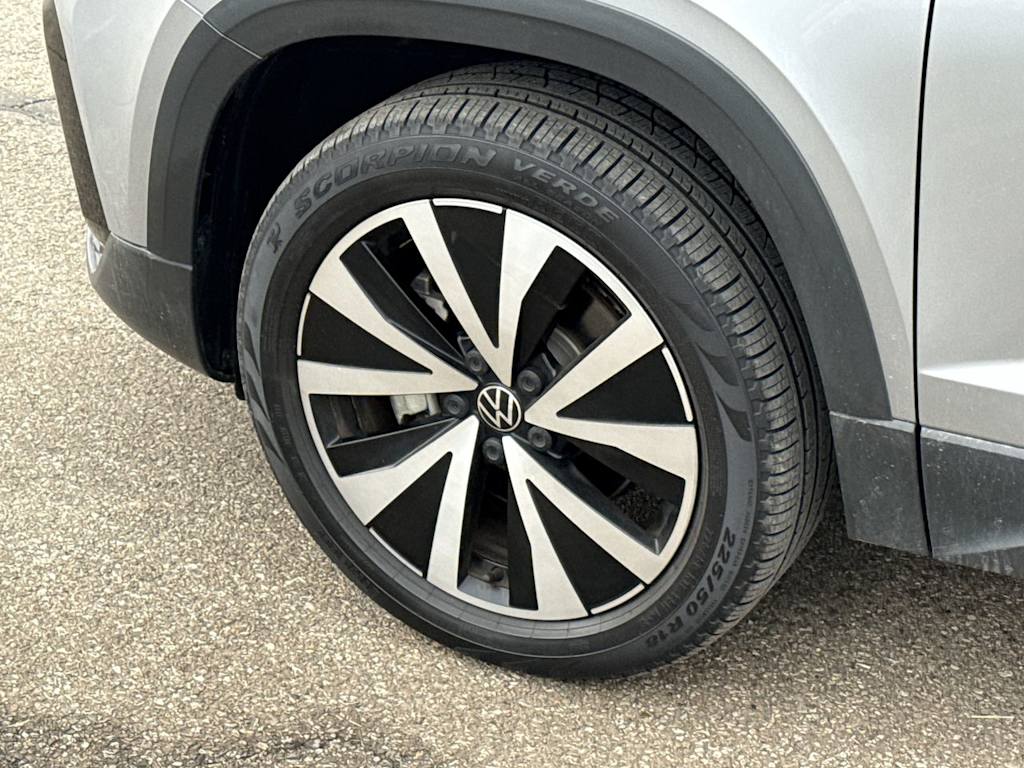 Thumbnail: 2022 Volkswagen Taos - 8