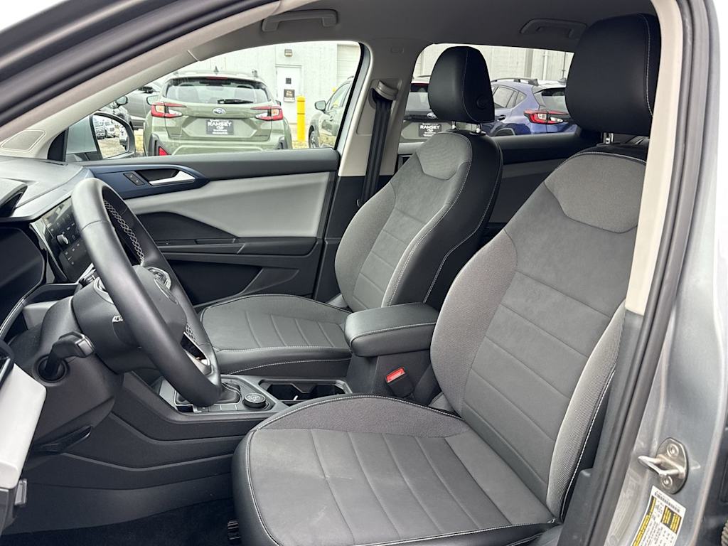 Thumbnail: 2022 Volkswagen Taos - 11