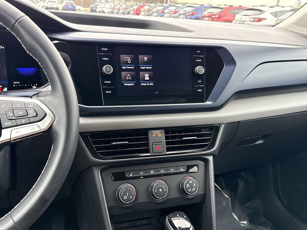 Thumbnail: 2022 Volkswagen Taos - 15