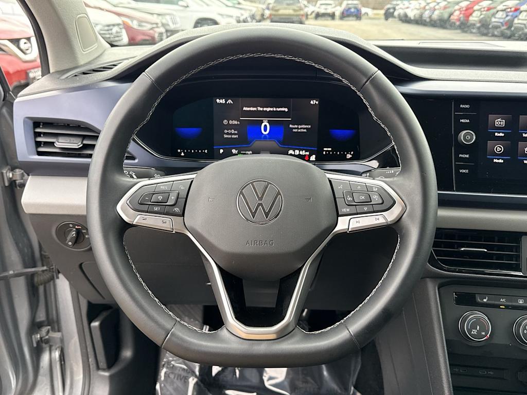 Thumbnail: 2022 Volkswagen Taos - 14