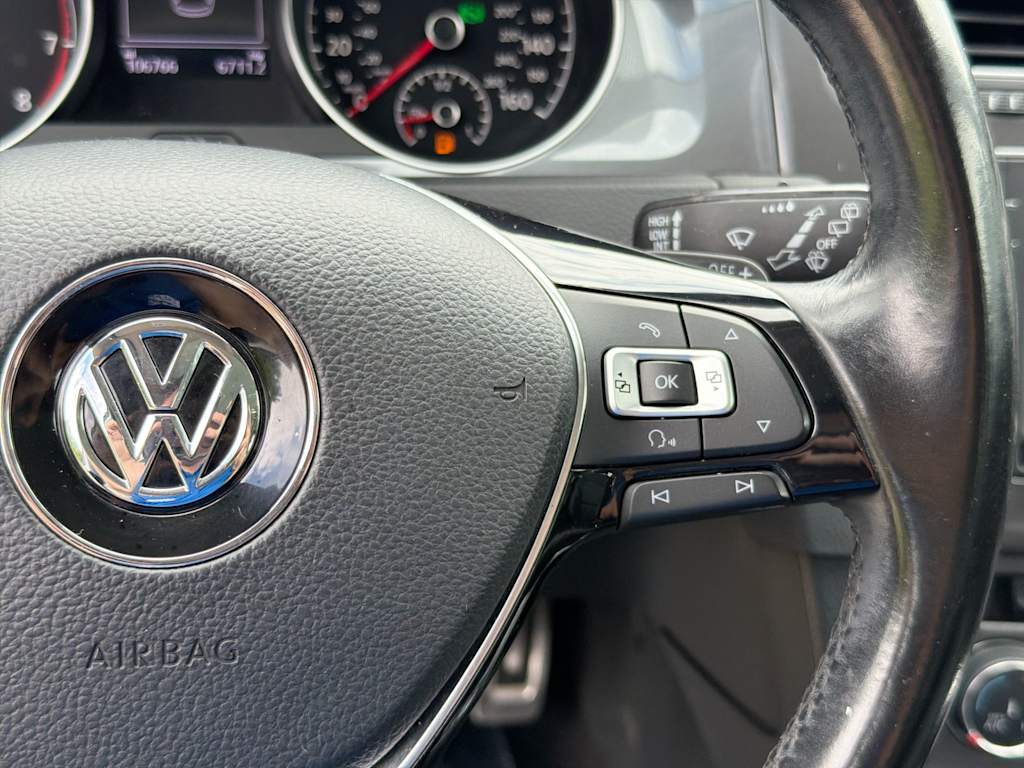Thumbnail: 2017 Volkswagen Golf - 28
