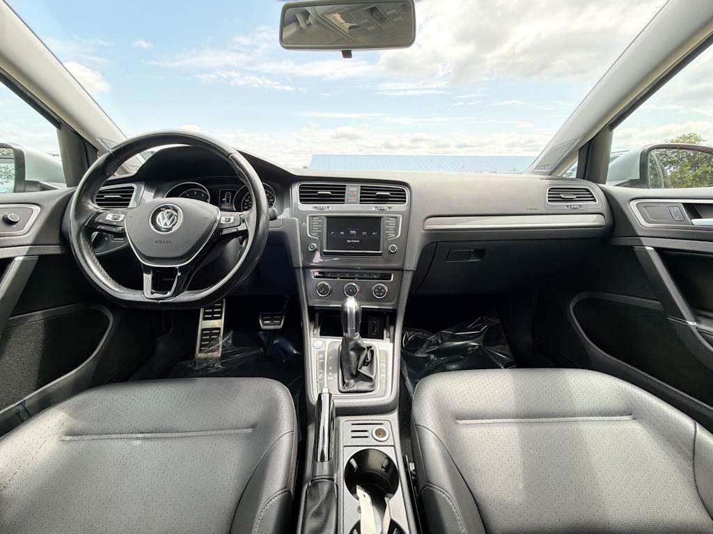 Thumbnail: 2017 Volkswagen Golf - 8