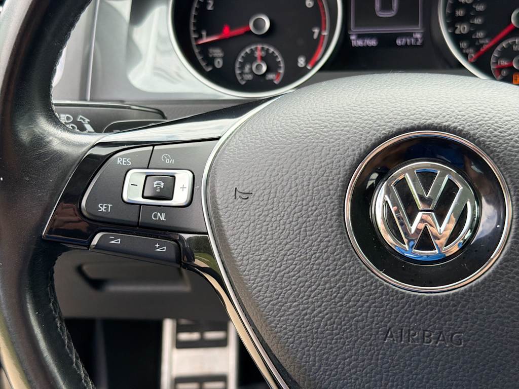 Thumbnail: 2017 Volkswagen Golf - 27