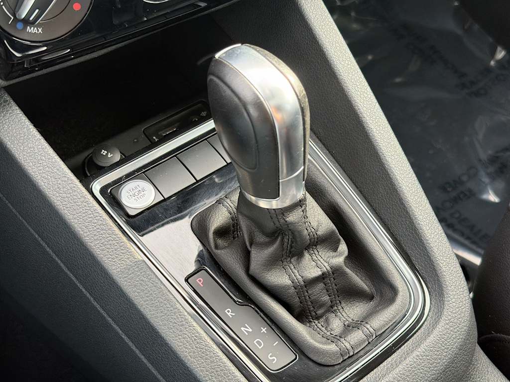 Thumbnail: 2016 Volkswagen Jetta - 15