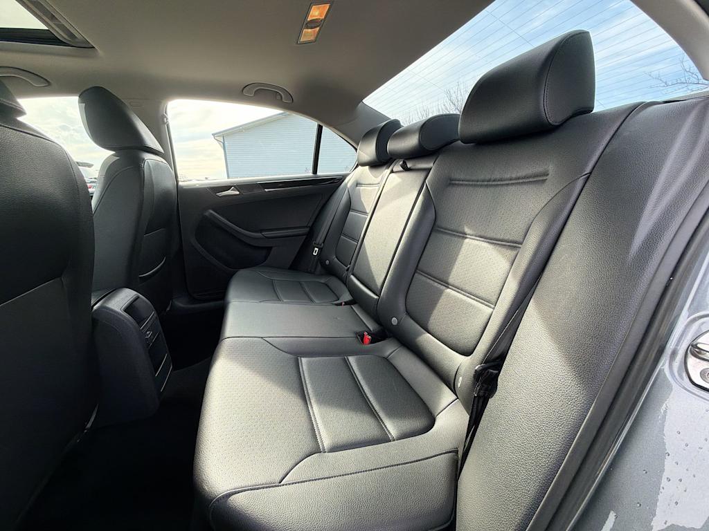 Thumbnail: 2016 Volkswagen Jetta - 25