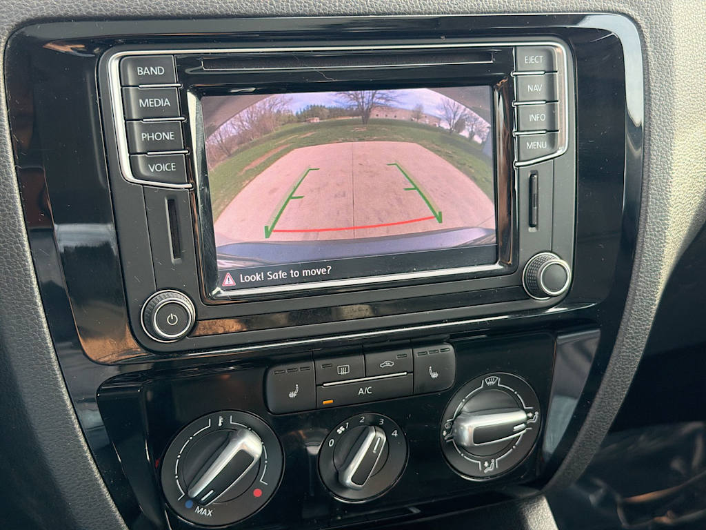 Thumbnail: 2016 Volkswagen Jetta - 14