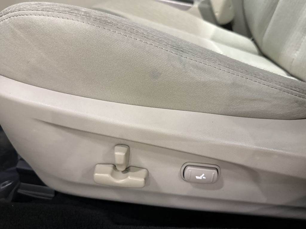 Thumbnail: 2011 Subaru Outback - 24