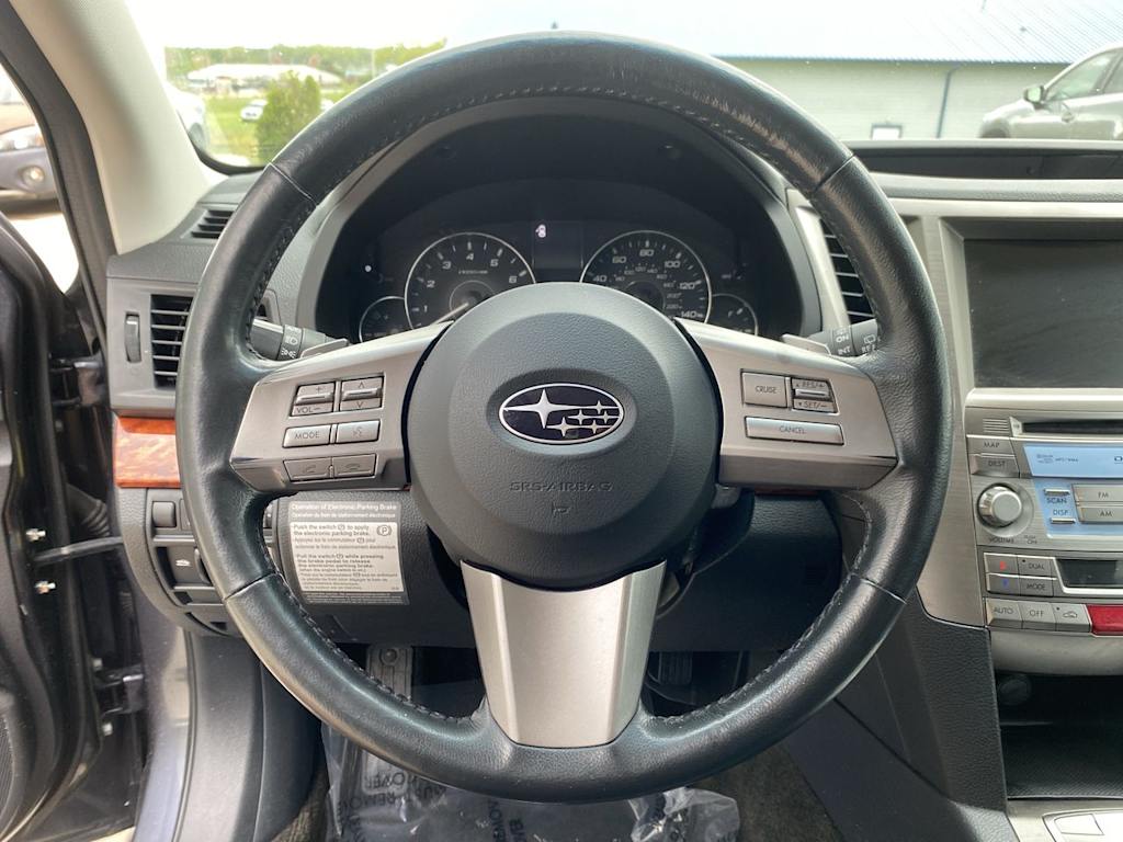 2011 Subaru Outback Limited 13