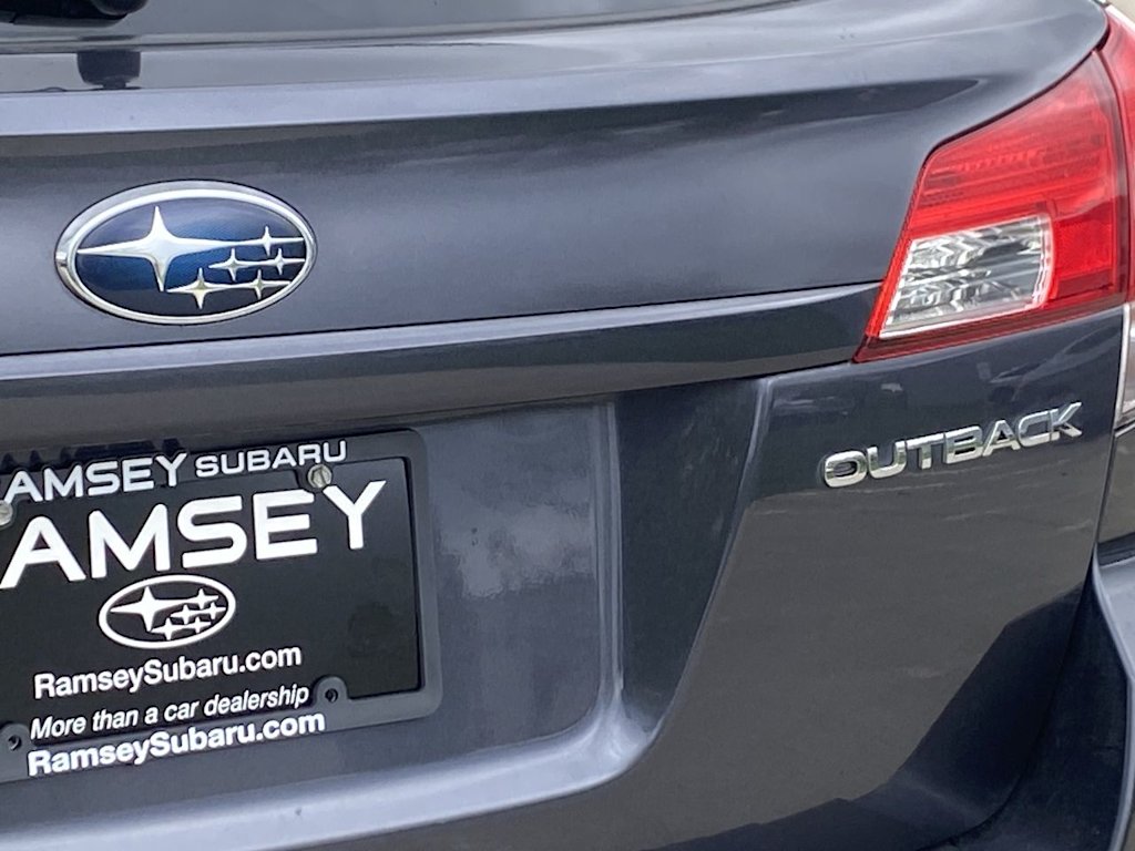 2011 Subaru Outback Limited 24