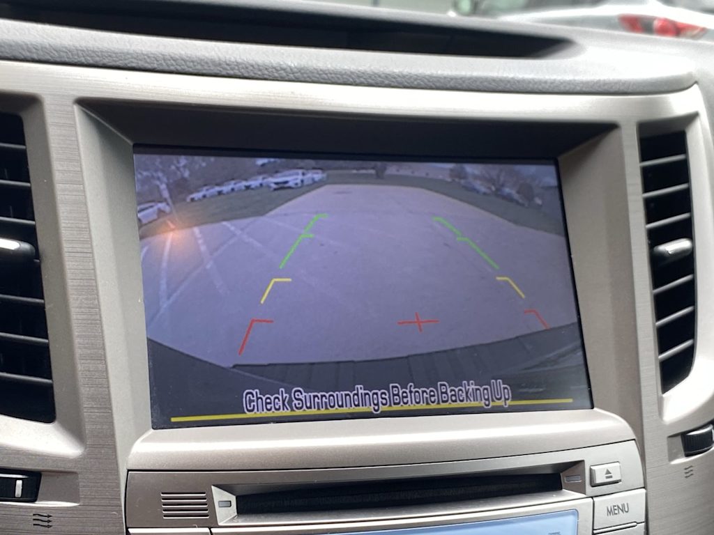 2011 Subaru Outback Limited 32