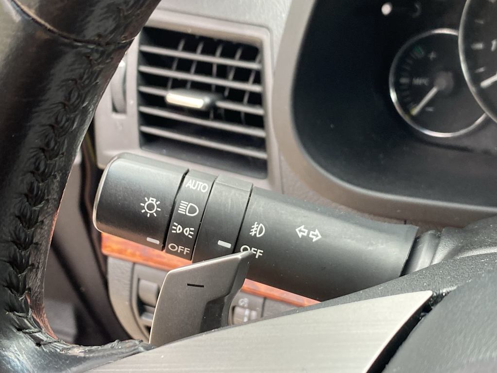 2011 Subaru Outback Limited 30