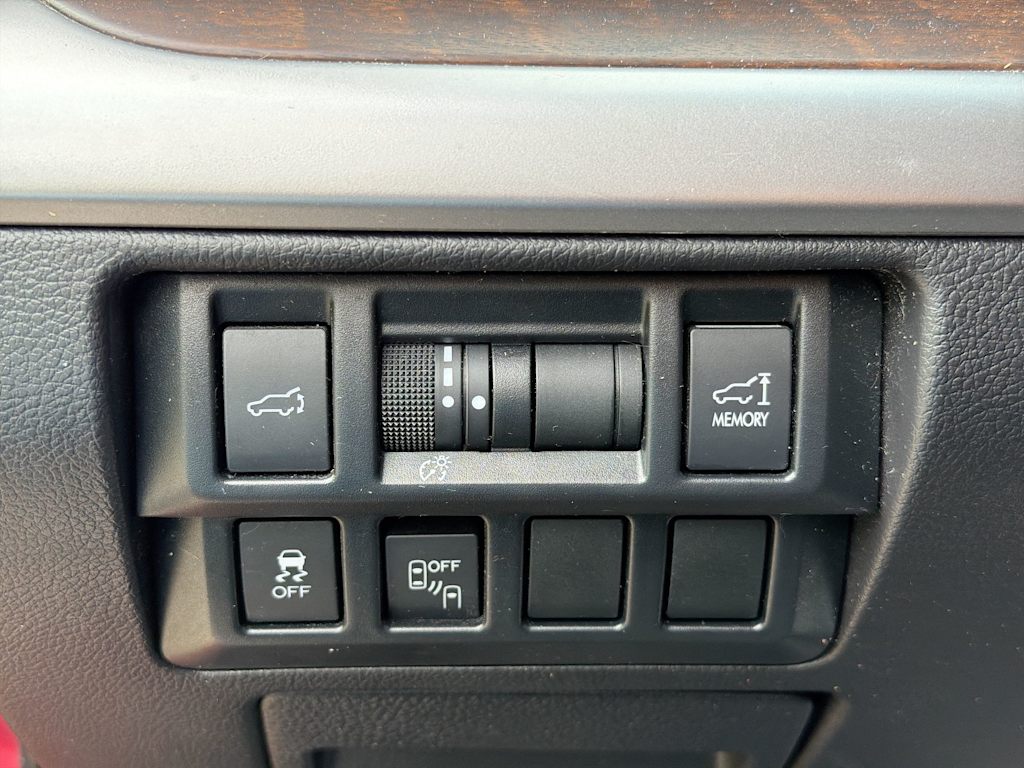 Thumbnail: 2015 Subaru Outback - 31