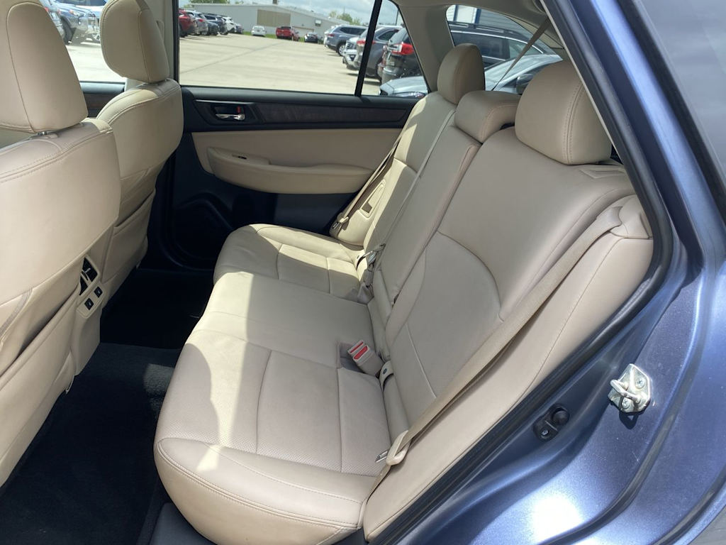 2015 Subaru Outback Limited 26