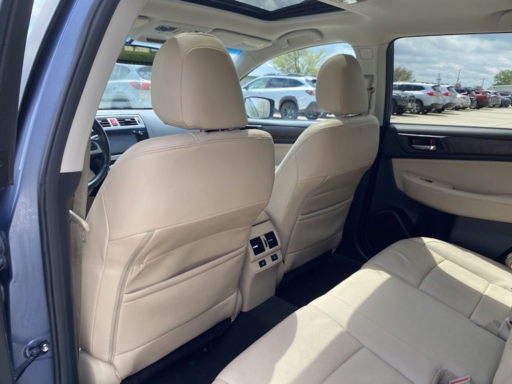 2015 Subaru Outback Limited 12