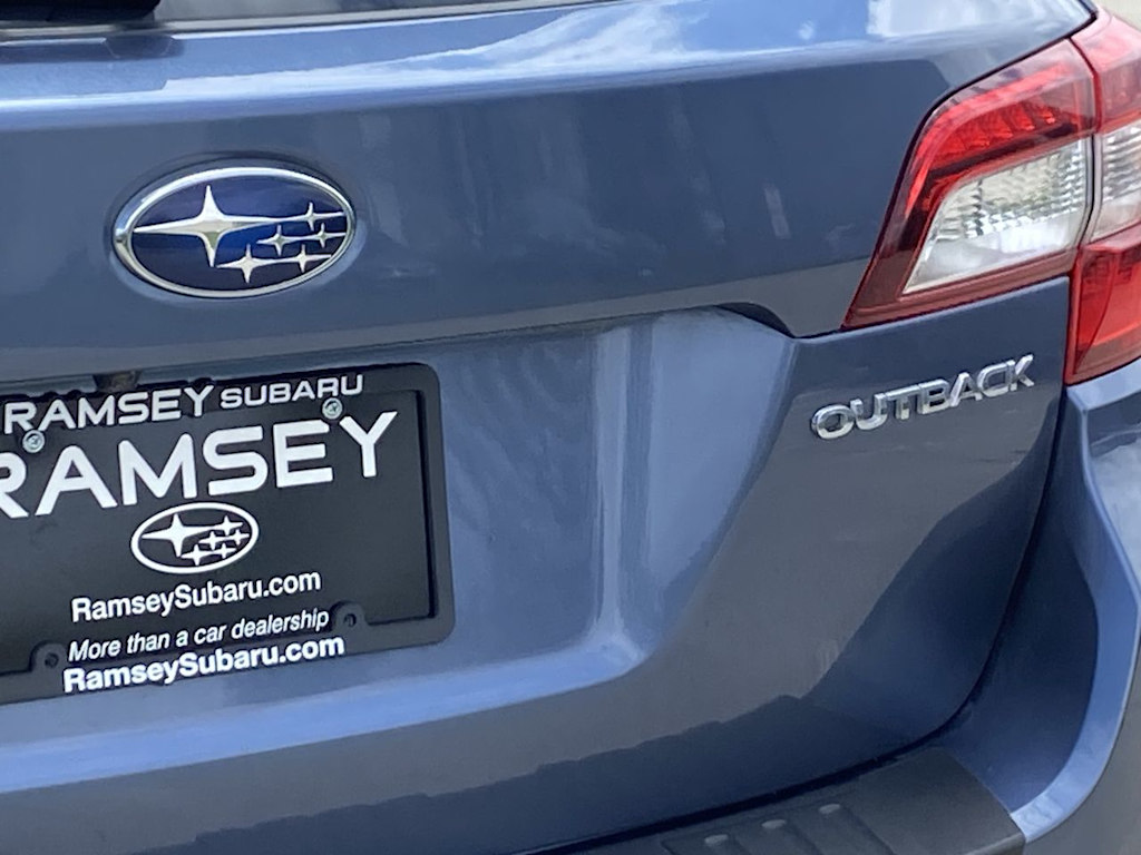 2015 Subaru Outback Limited 24