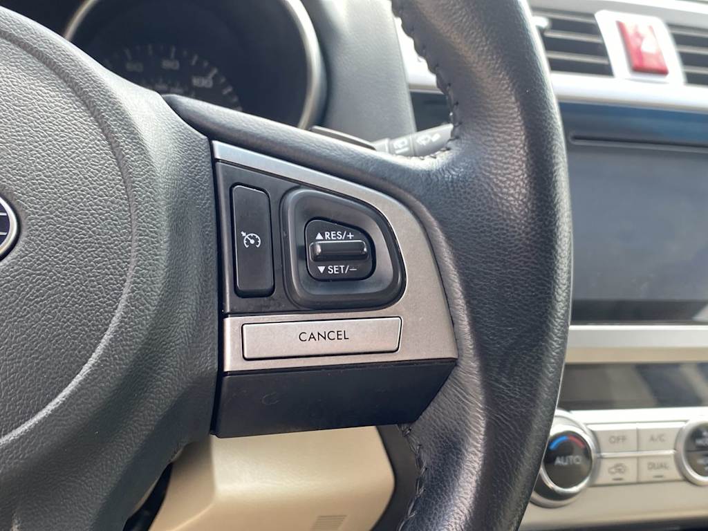 2015 Subaru Outback Limited 29