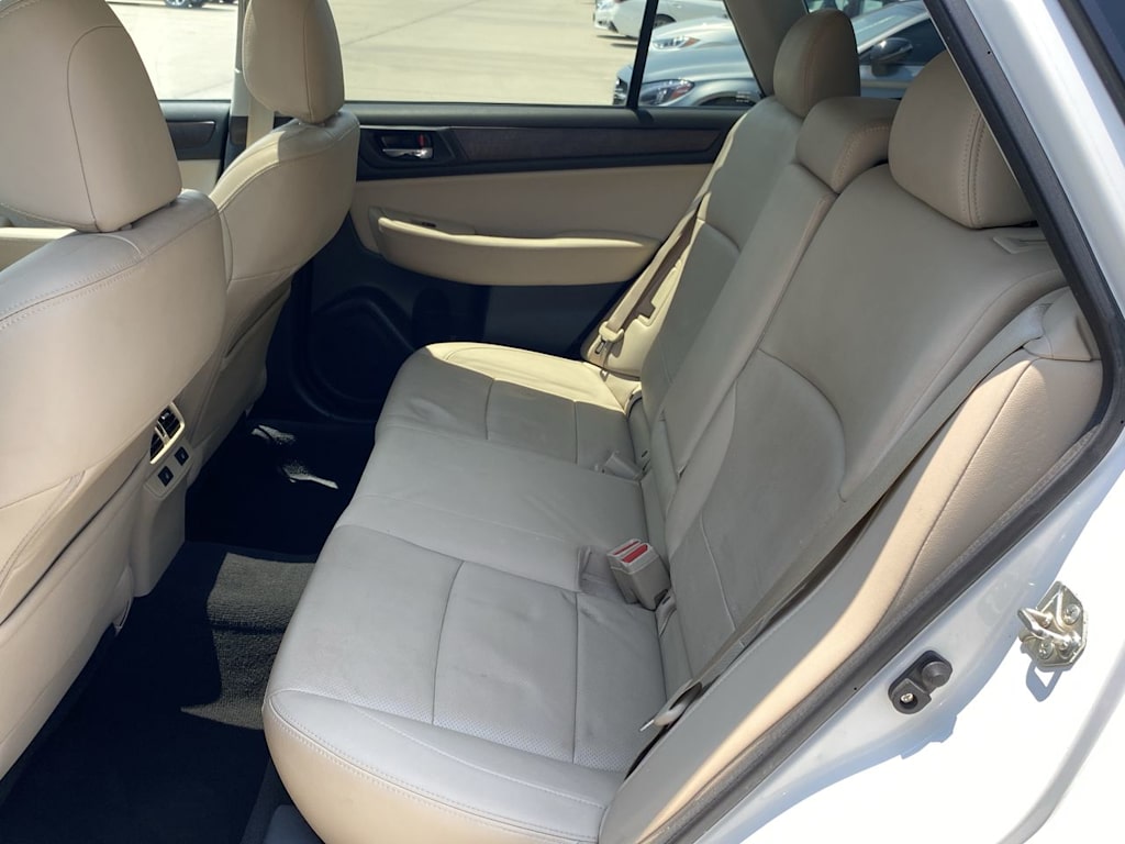 2016 Subaru Outback Limited 27