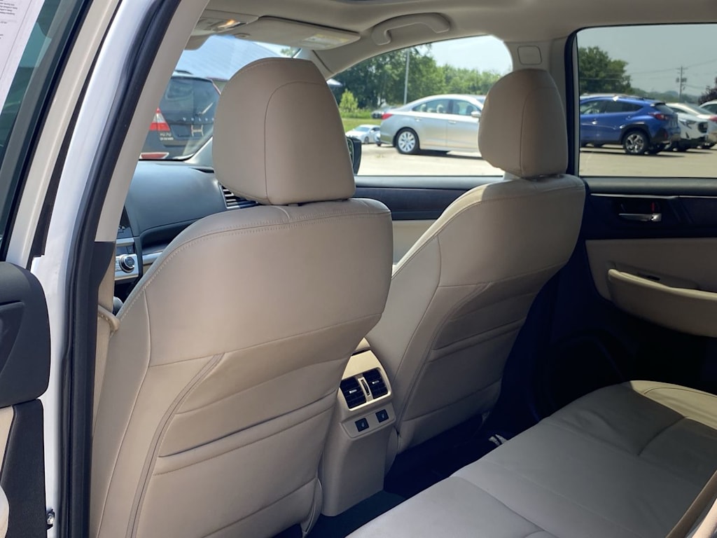 2016 Subaru Outback Limited 11