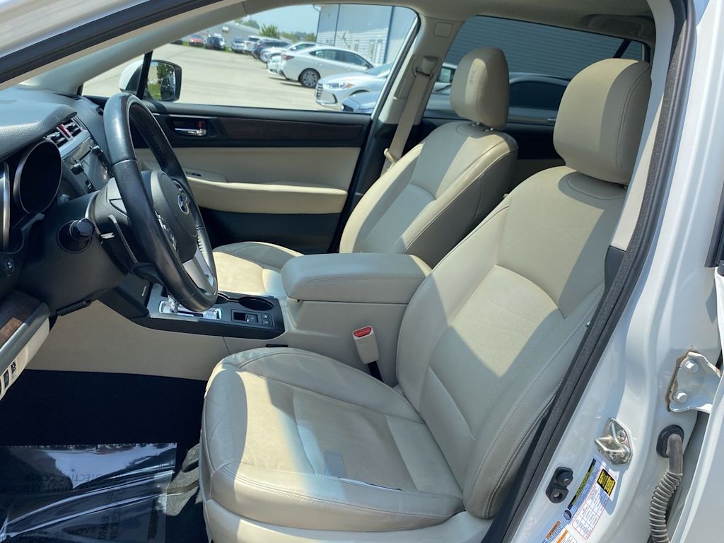 2016 Subaru Outback Limited 9