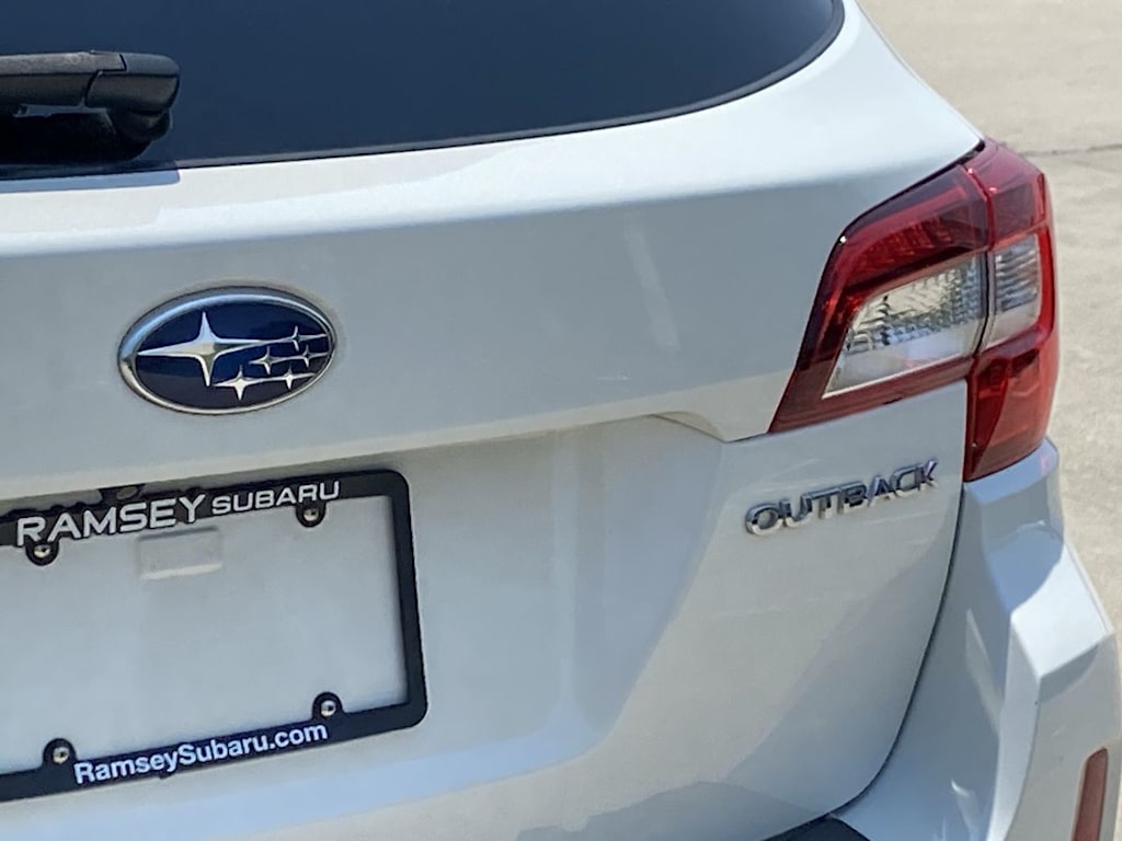 2016 Subaru Outback Limited 24