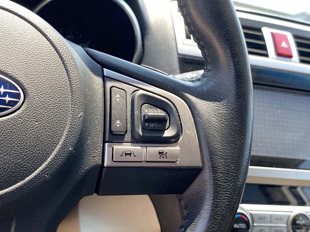 2016 Subaru Outback Limited 30