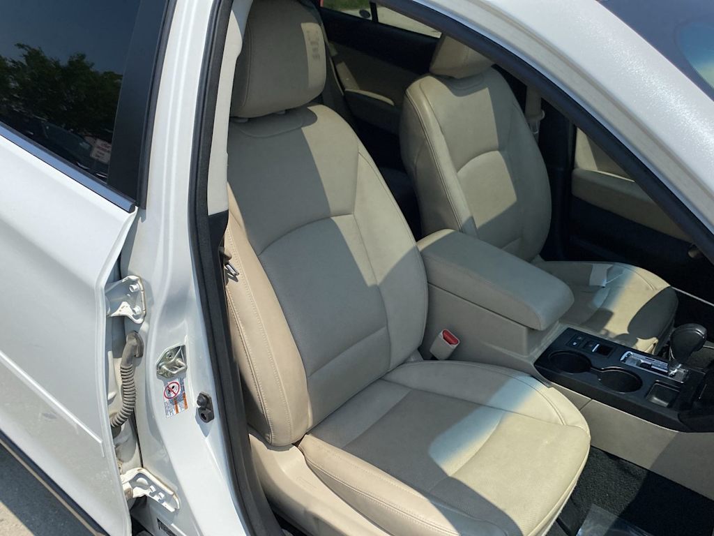 2016 Subaru Outback Limited 10