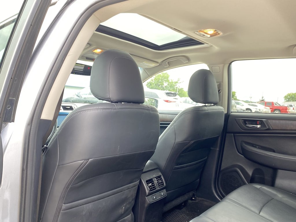 Thumbnail: 2015 Subaru Outback - 12