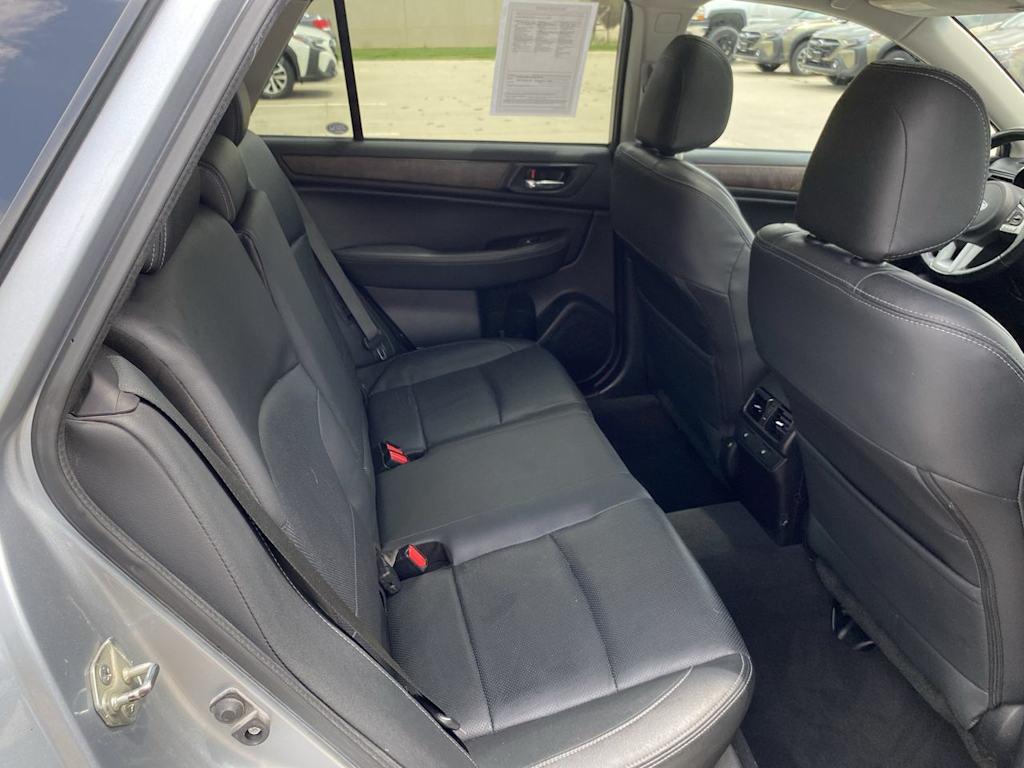 2016 Subaru Outback 3.6R Limited 27