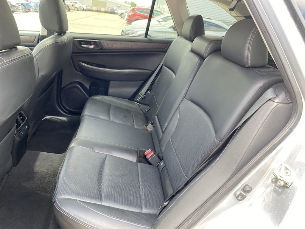2016 Subaru Outback 3.6R Limited 26