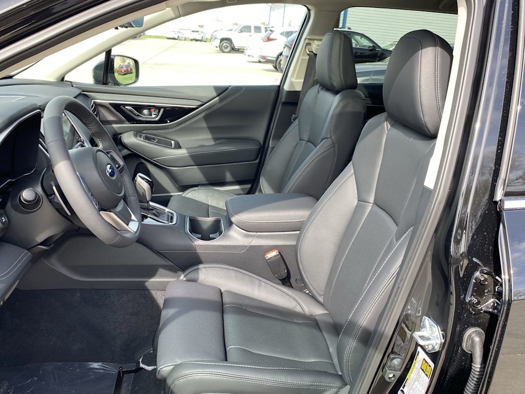 2025 Subaru Outback Touring 10