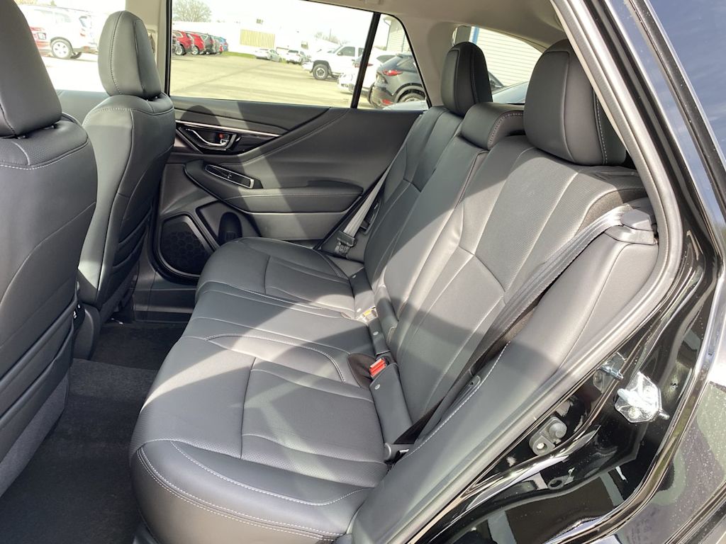 2025 Subaru Outback Touring 26