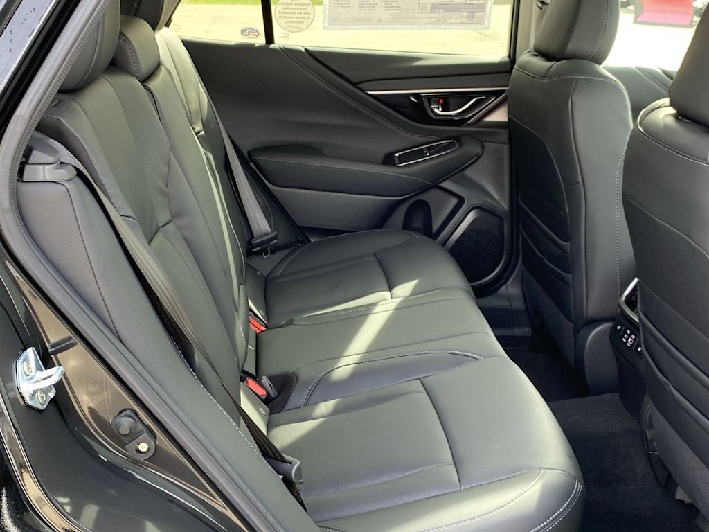 2025 Subaru Outback Touring 27