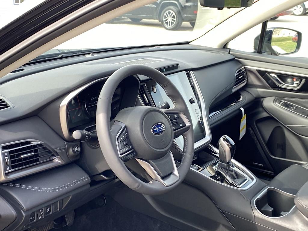 2025 Subaru Outback Touring 2