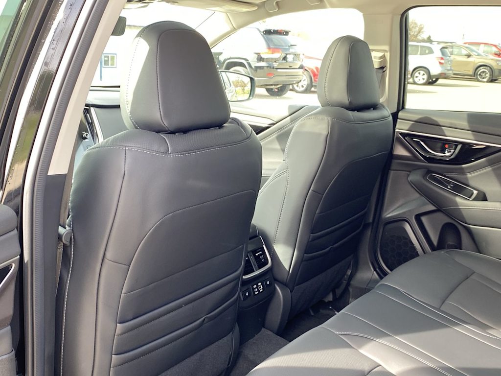 2025 Subaru Outback Touring 12