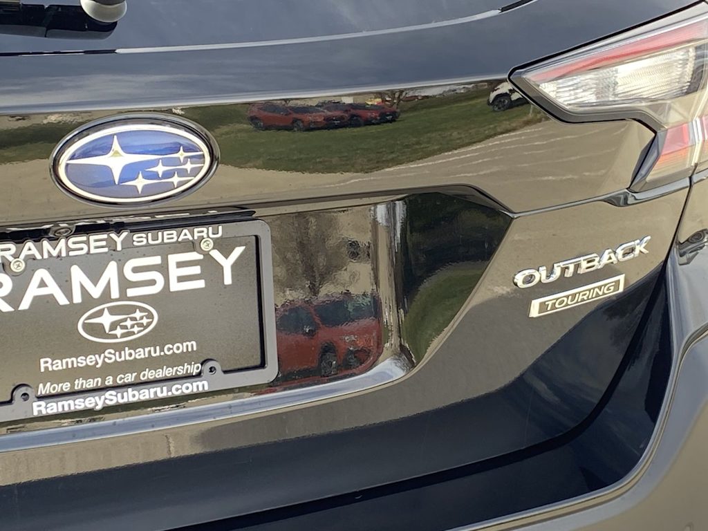 2025 Subaru Outback Touring 19
