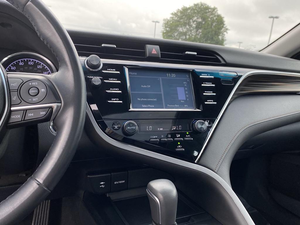 Thumbnail: 2018 Toyota Camry - 14