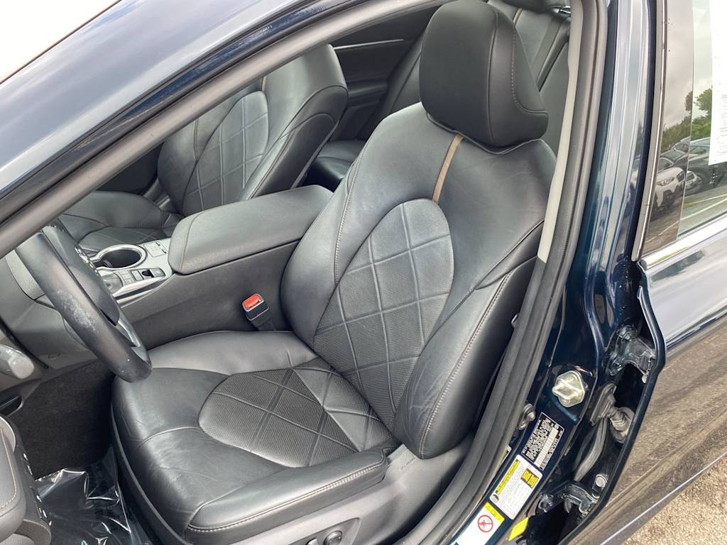 Thumbnail: 2018 Toyota Camry - 10