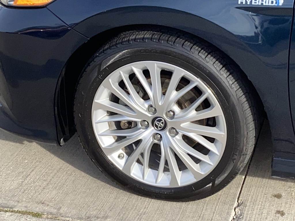 Thumbnail: 2018 Toyota Camry - 8