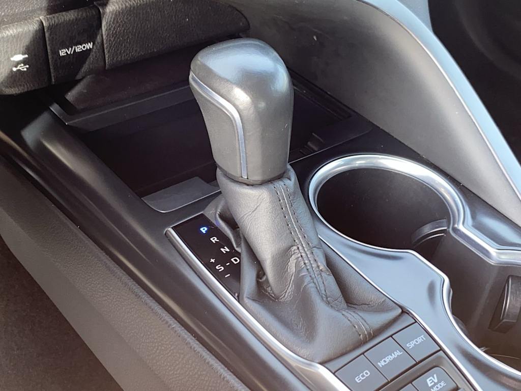 Thumbnail: 2018 Toyota Camry - 16