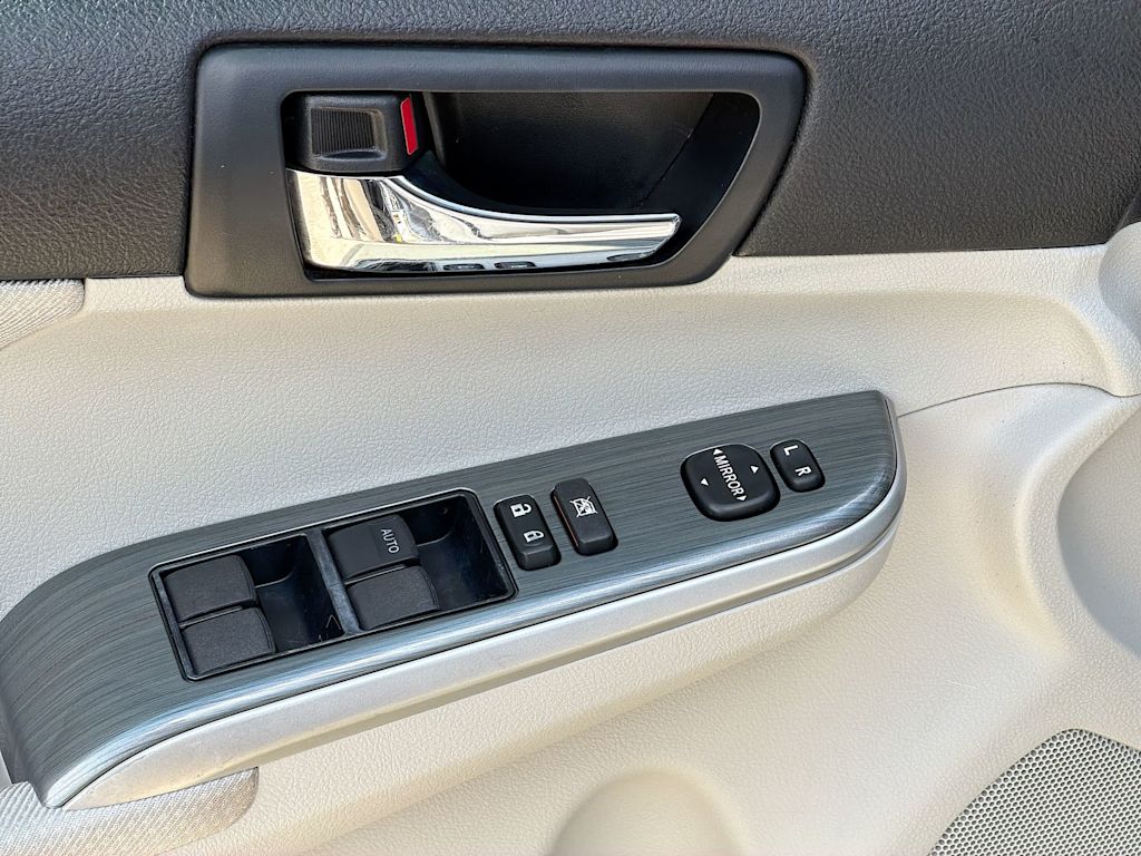 Thumbnail: 2012 Toyota Camry - 23