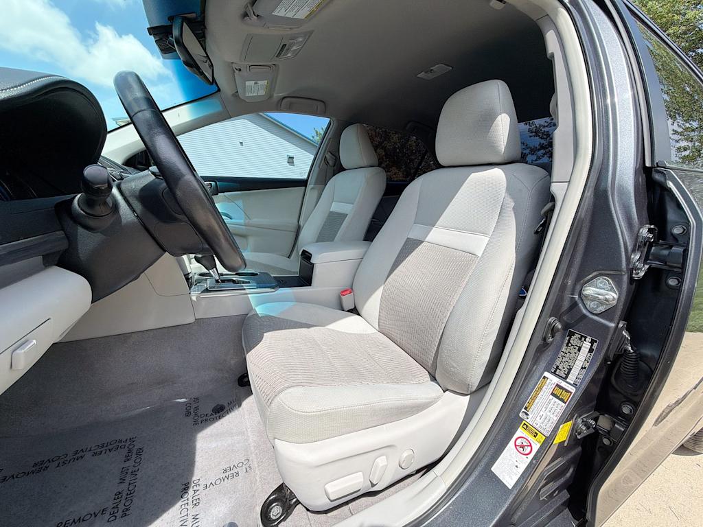 Thumbnail: 2012 Toyota Camry - 8
