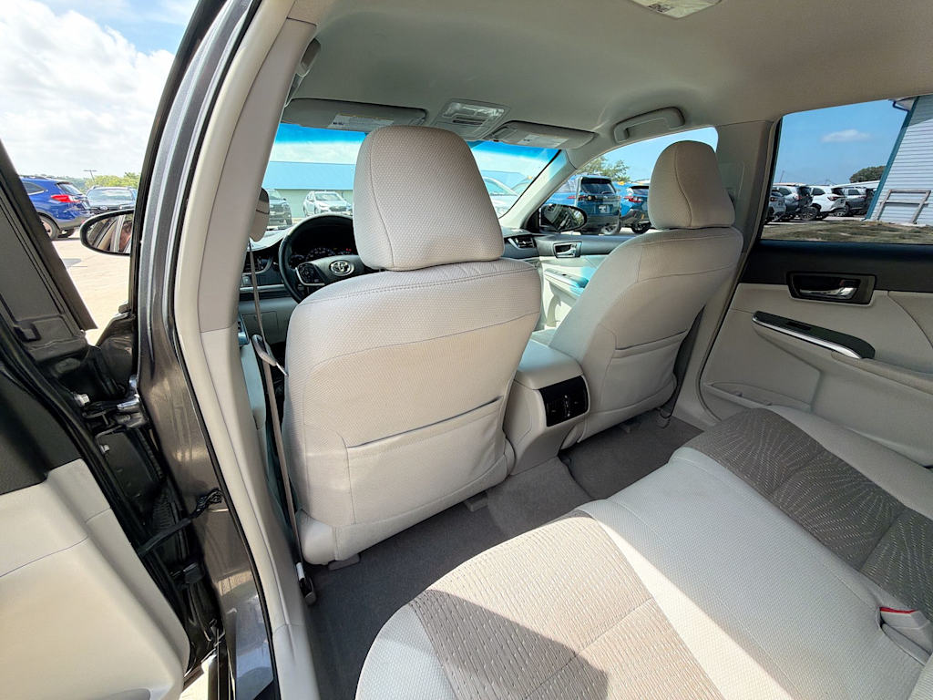 Thumbnail: 2012 Toyota Camry - 10