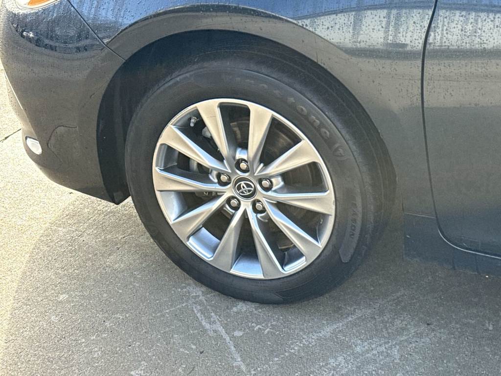 Thumbnail: 2017 Toyota Camry - 7