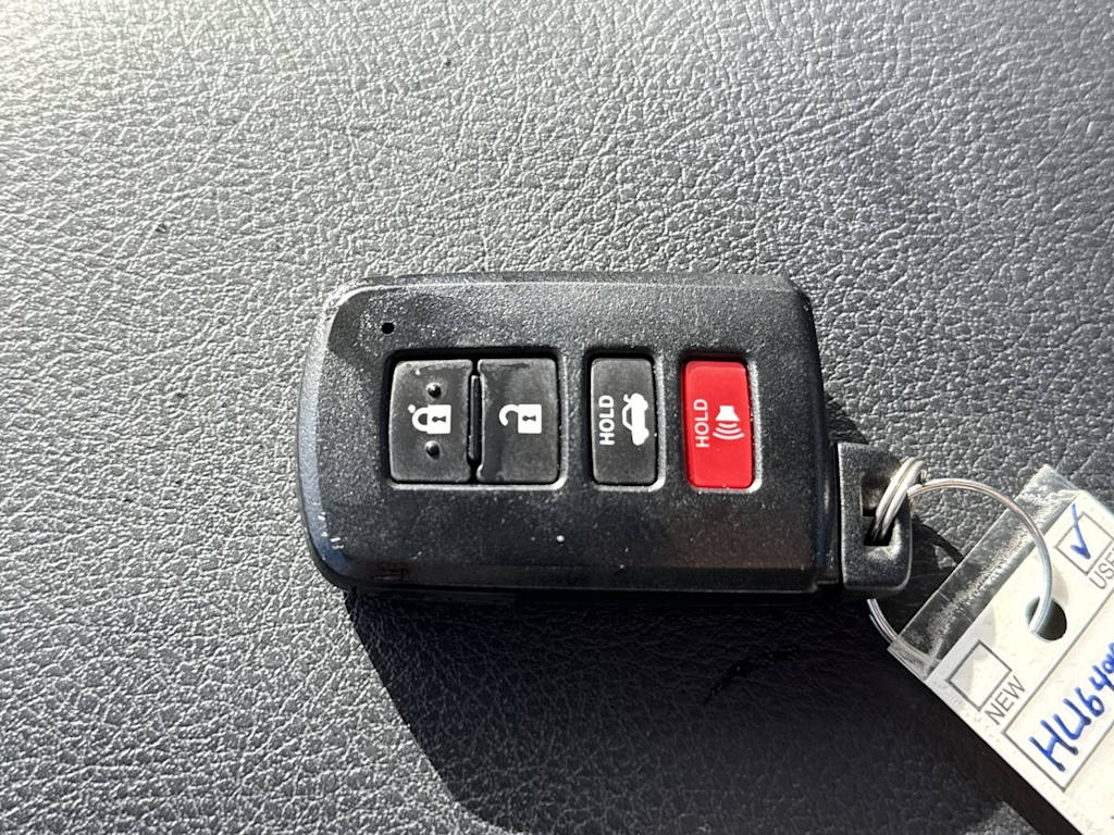 Thumbnail: 2017 Toyota Camry - 17