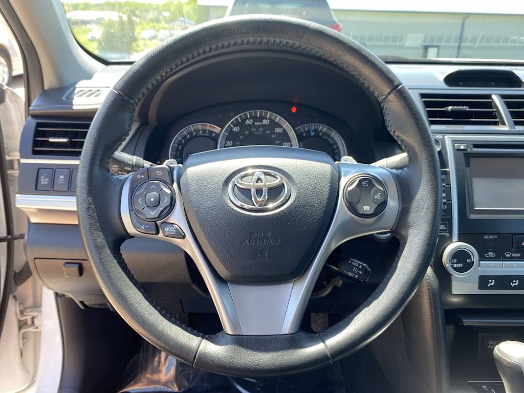 2013 Toyota Camry SE 13