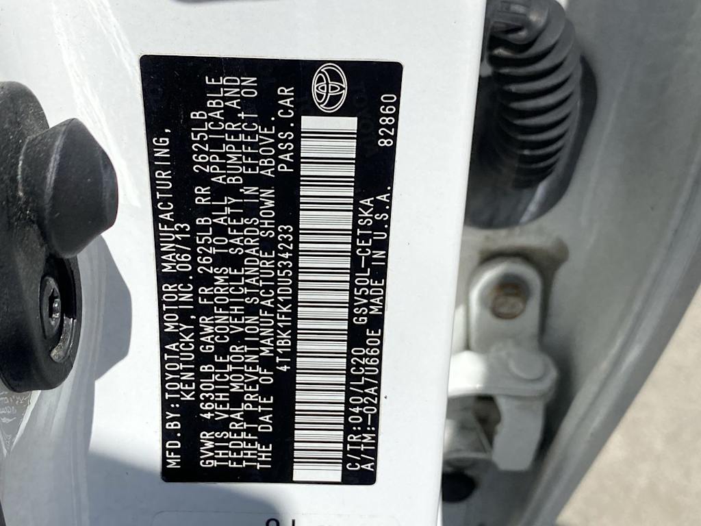 2013 Toyota Camry SE 19