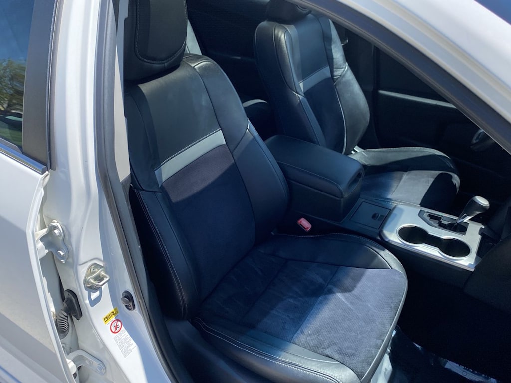 2013 Toyota Camry SE 11