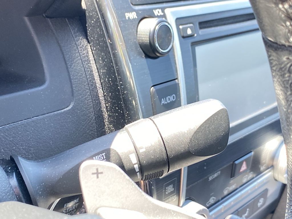 2013 Toyota Camry SE 31