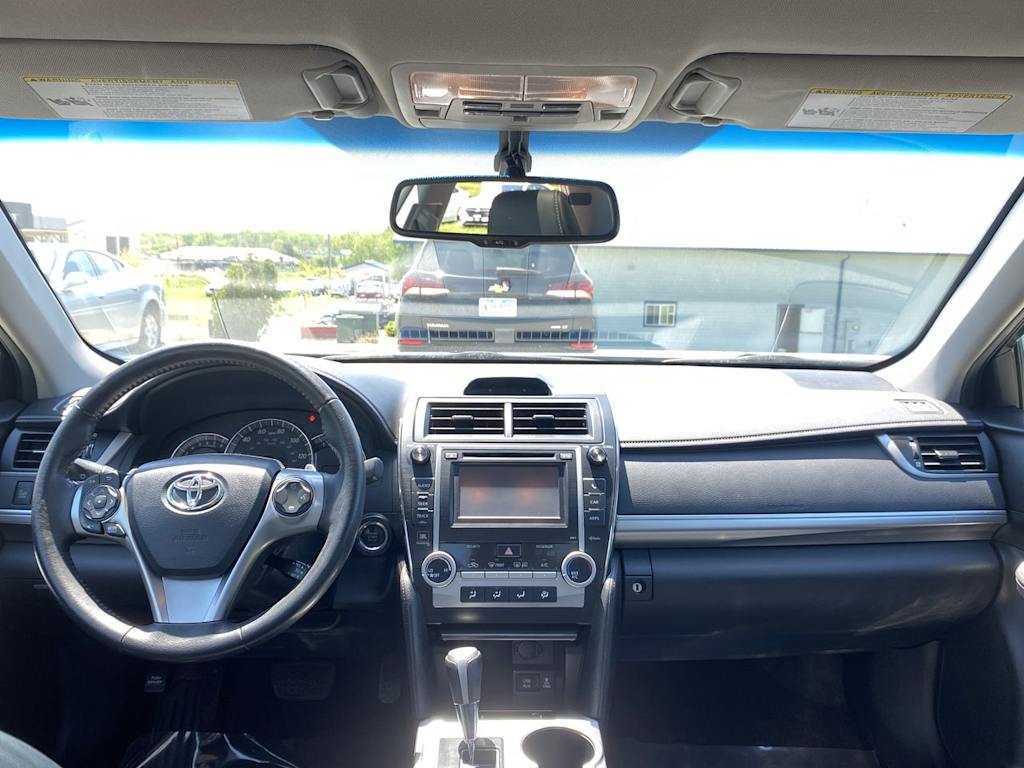 2013 Toyota Camry SE 9